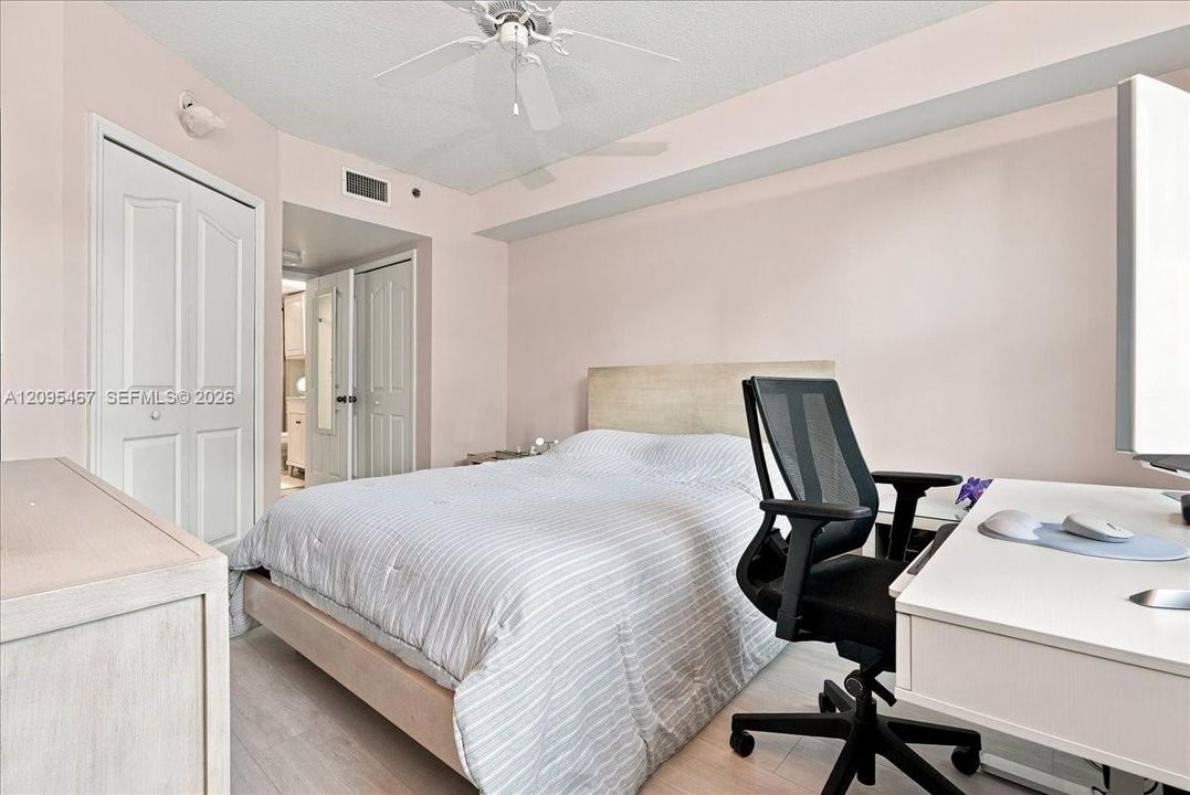 For Rent: $3,500 (2 beds, 2 baths, 1027 Square Feet)