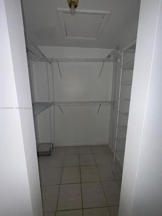 На продажу: $85,000 (1 спален, 1 ванн, 660 Квадратных фут)