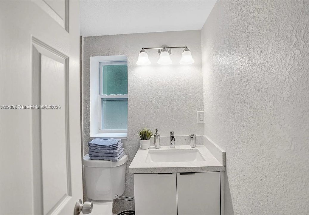 En Renta: $4,650 (4 camas, 3 baños, 1963 Pies cuadrados)