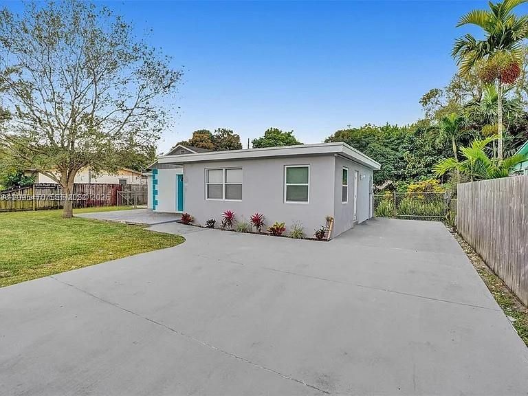 En Renta: $4,650 (4 camas, 3 baños, 1963 Pies cuadrados)