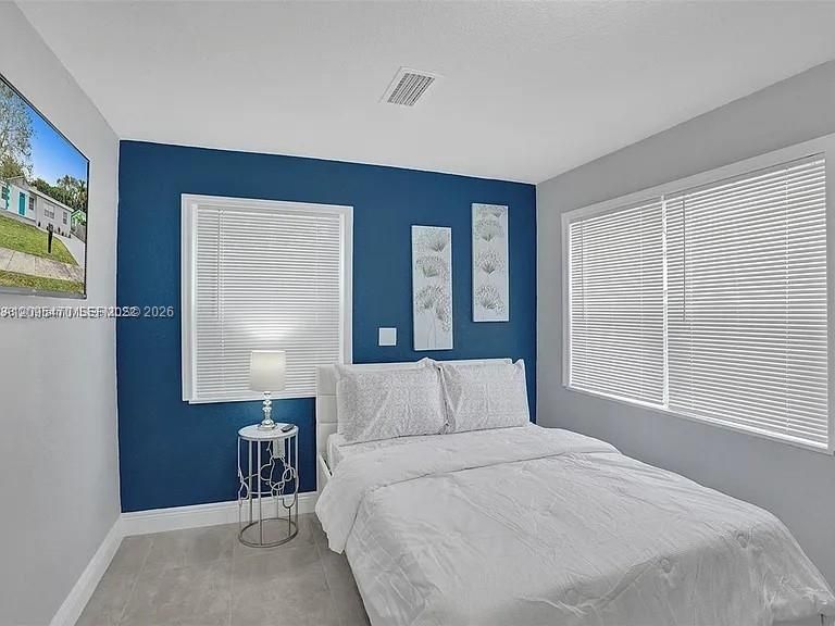 En Renta: $4,650 (4 camas, 3 baños, 1963 Pies cuadrados)