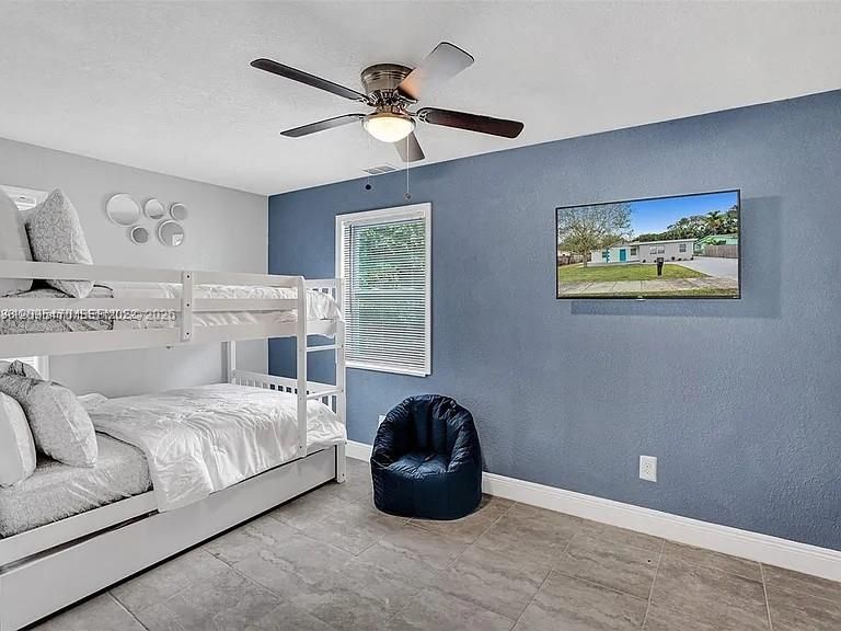 En Renta: $4,650 (4 camas, 3 baños, 1963 Pies cuadrados)