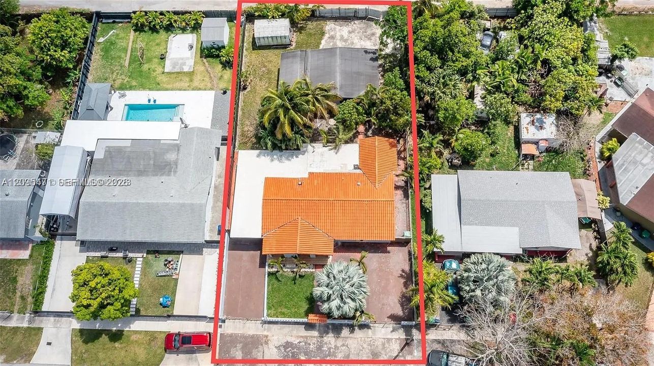For Rent: $4,000 (5 beds, 2 baths, 2978 Square Feet)