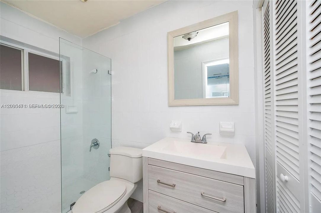 For Rent: $4,000 (5 beds, 2 baths, 2978 Square Feet)