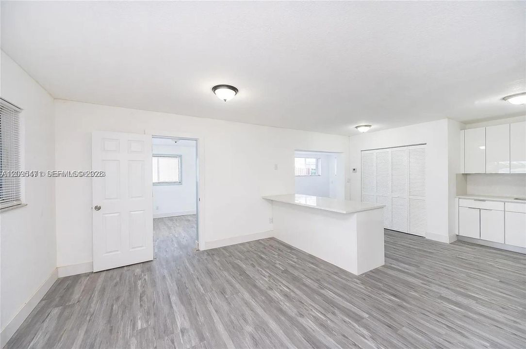 For Rent: $4,000 (5 beds, 2 baths, 2978 Square Feet)