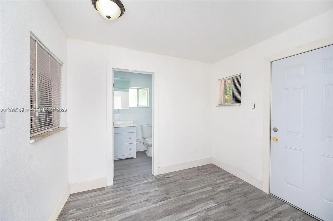 For Rent: $4,000 (5 beds, 2 baths, 2978 Square Feet)