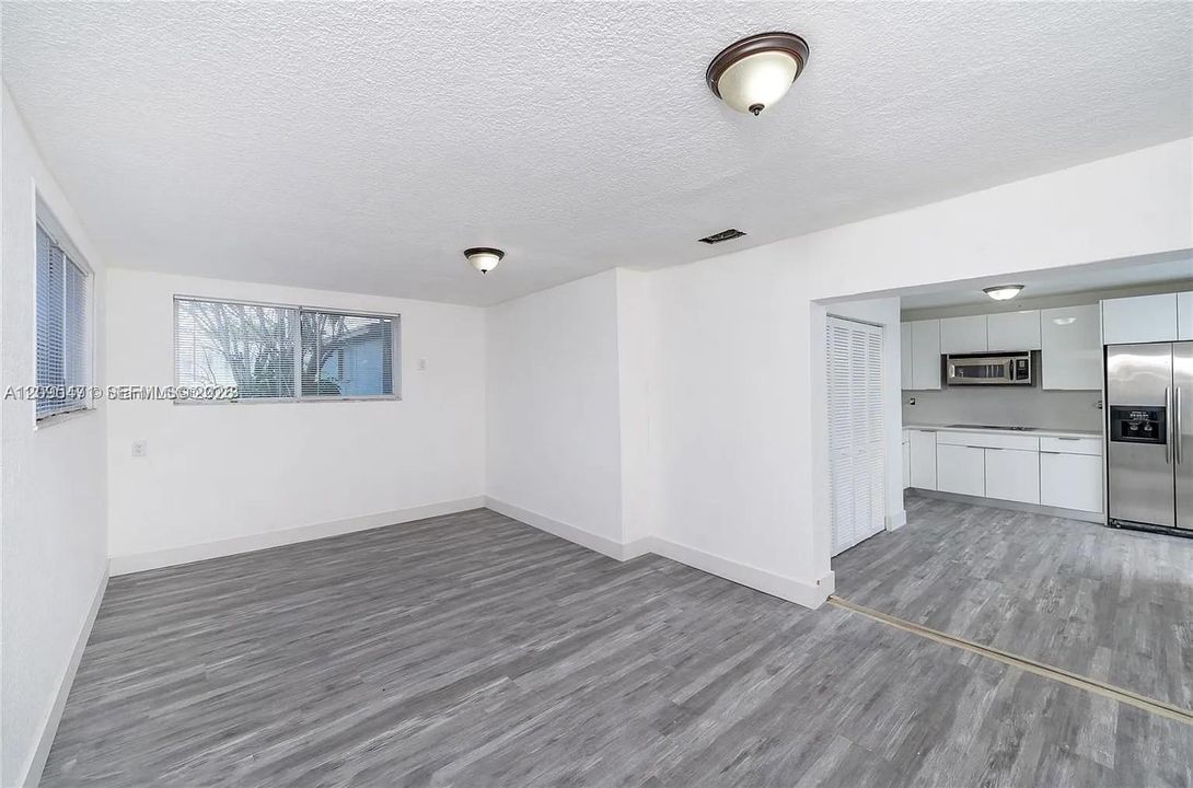 For Rent: $4,000 (5 beds, 2 baths, 2978 Square Feet)