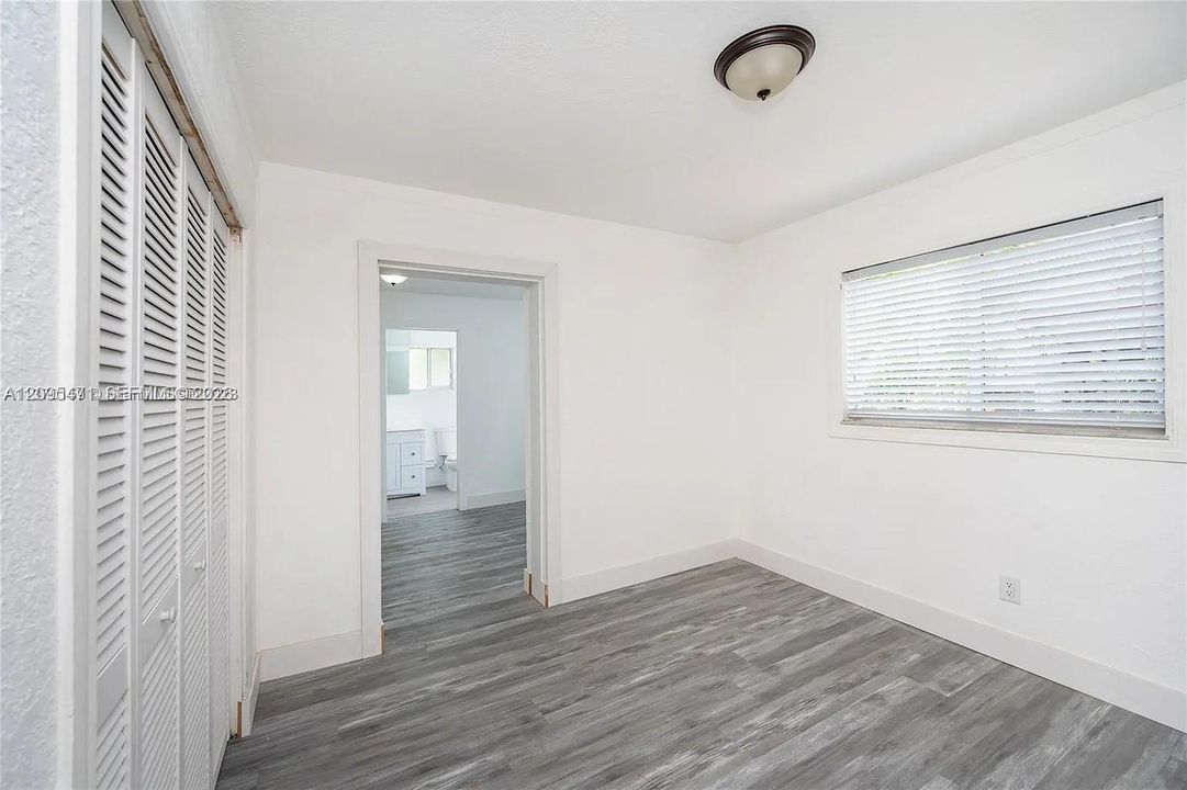 For Rent: $4,000 (5 beds, 2 baths, 2978 Square Feet)