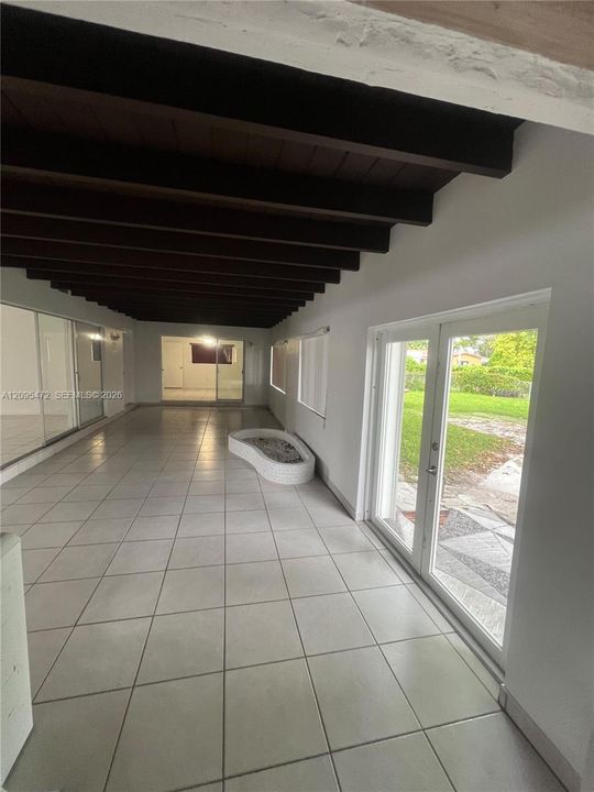En Renta: $4,000 (4 camas, 3 baños, 2428 Pies cuadrados)