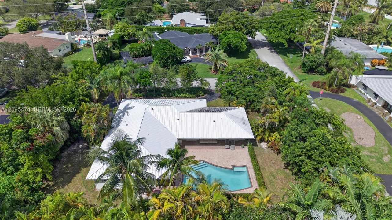 For Sale: $1,150,000 (4 beds, 2 baths, 2368 Square Feet)