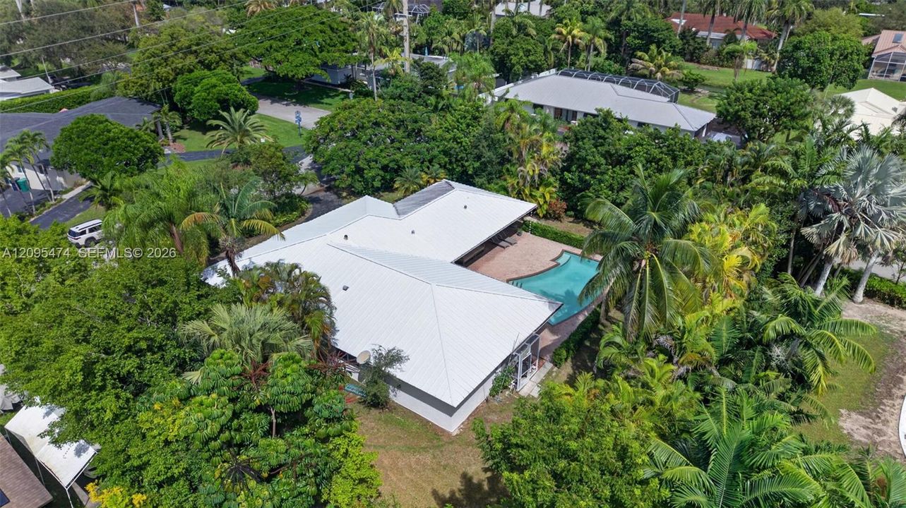 For Sale: $1,150,000 (4 beds, 2 baths, 2368 Square Feet)