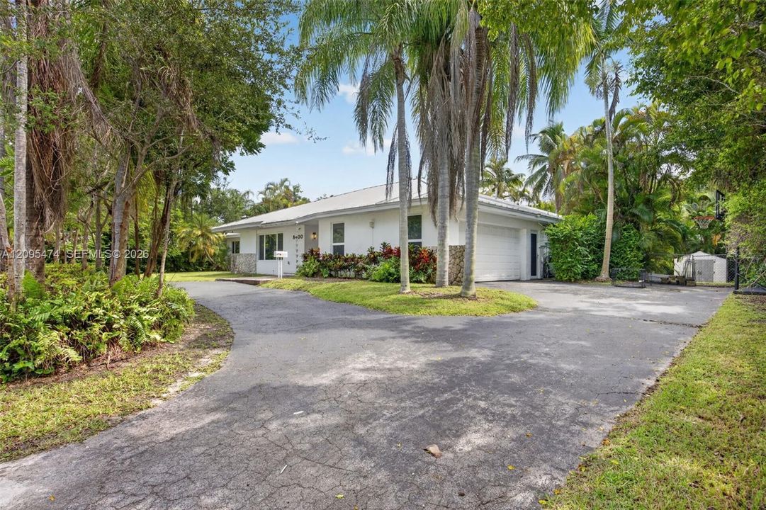 For Sale: $1,150,000 (4 beds, 2 baths, 2368 Square Feet)