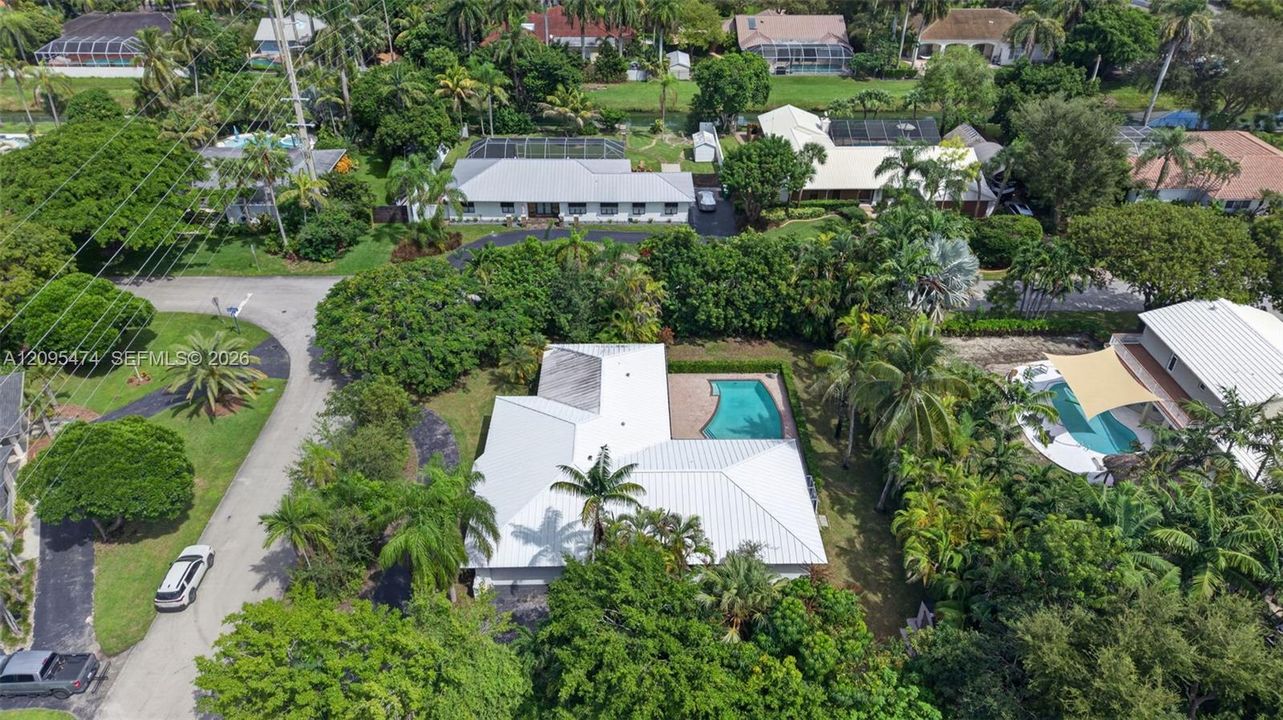 For Sale: $1,150,000 (4 beds, 2 baths, 2368 Square Feet)