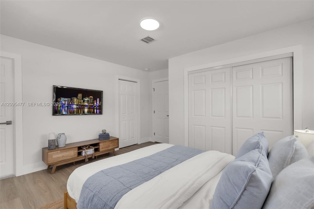 For Sale: $750,000 (3 beds, 2 baths, 1558 Square Feet)