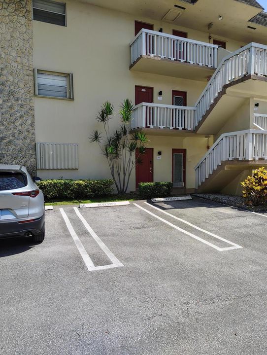 LAUDERHILL EAST PARKING
