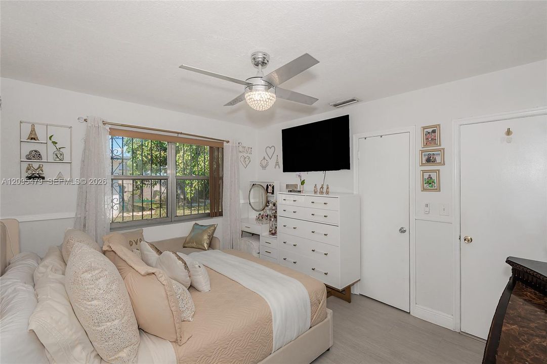 For Sale: $592,500 (4 beds, 2 baths, 1776 Square Feet)