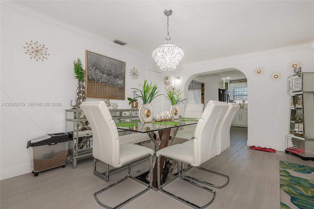 For Sale: $592,500 (4 beds, 2 baths, 1776 Square Feet)