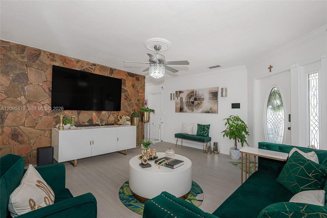 For Sale: $592,500 (4 beds, 2 baths, 1776 Square Feet)