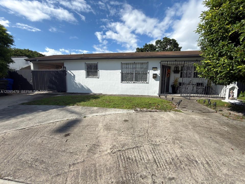 For Sale: $592,500 (4 beds, 2 baths, 1776 Square Feet)