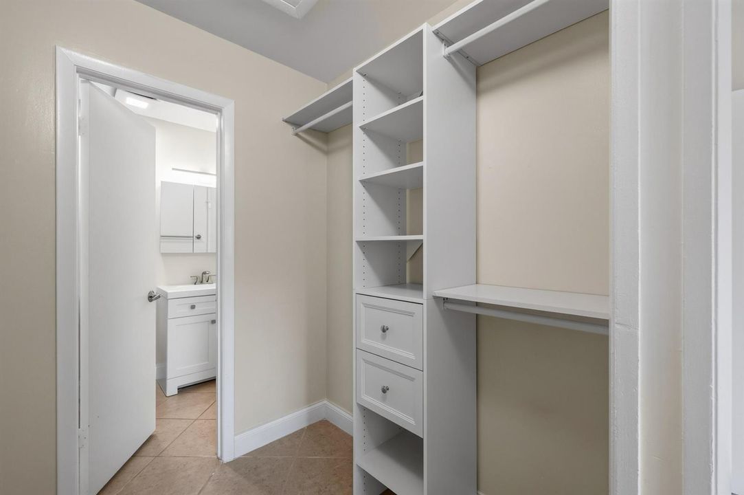 10717 unit 211-25