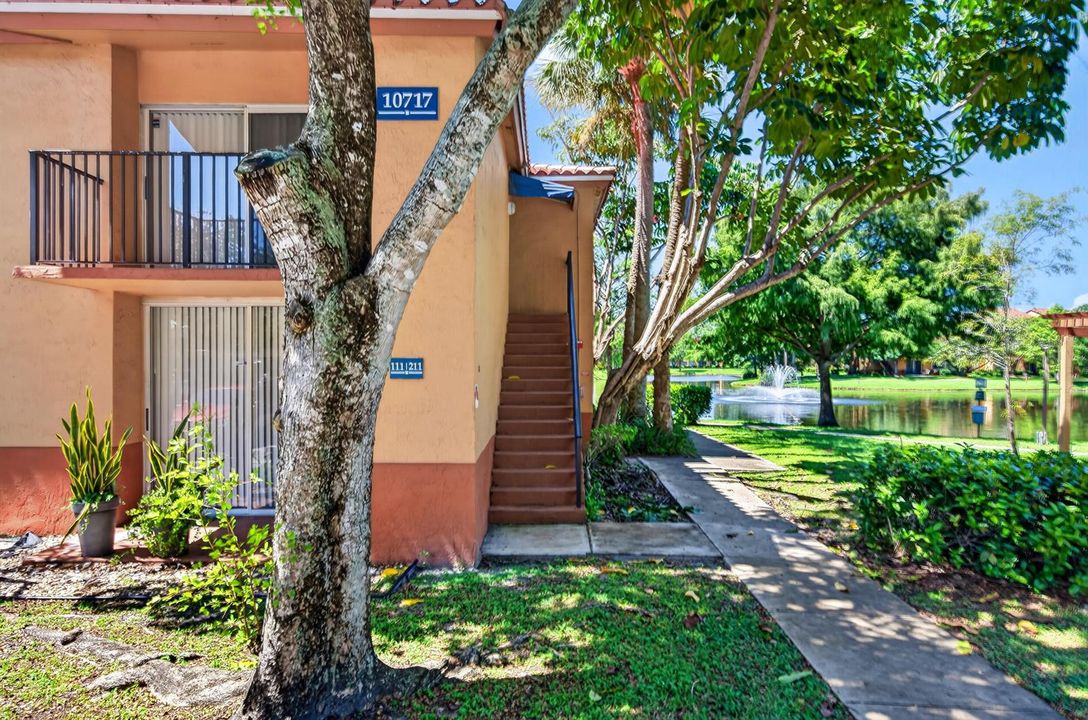10717 unit 211-8