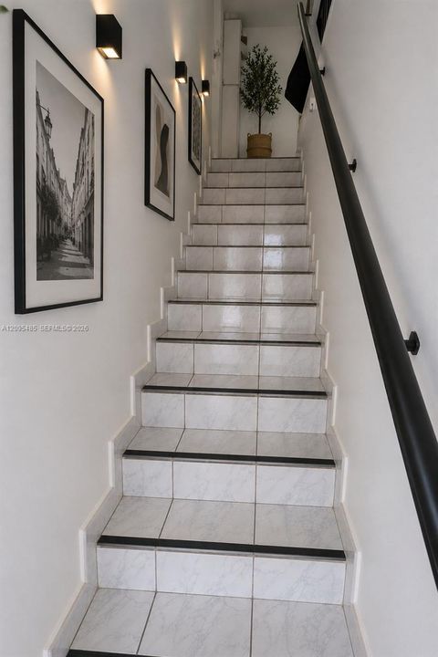 В аренду: $2,400 (2 спален, 2 ванн, 980 Квадратных фут)