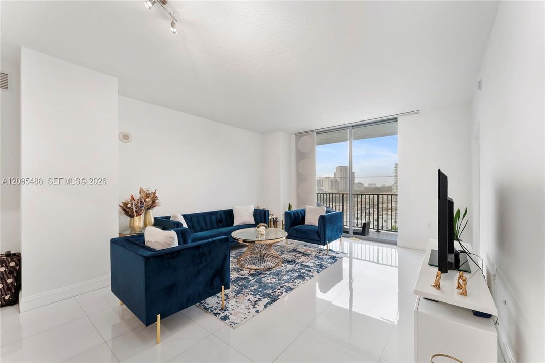 En Venta: $330,000 (2 camas, 2 baños, 1200 Pies cuadrados)