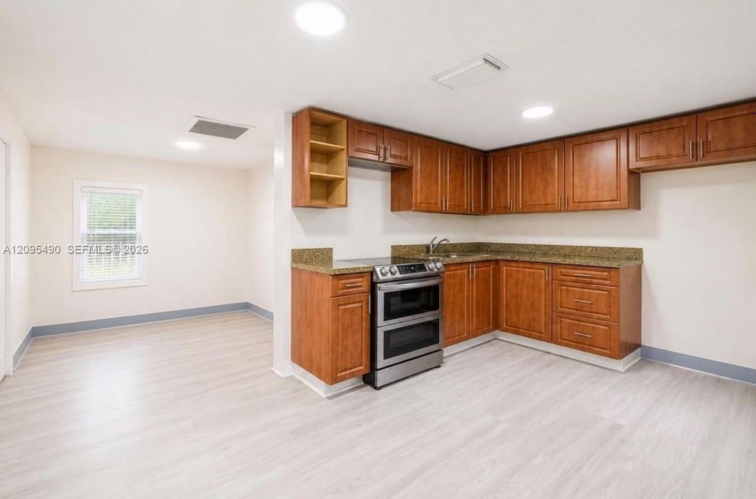 En Venta: $479,000 (2 camas, 1 baños, 837 Pies cuadrados)