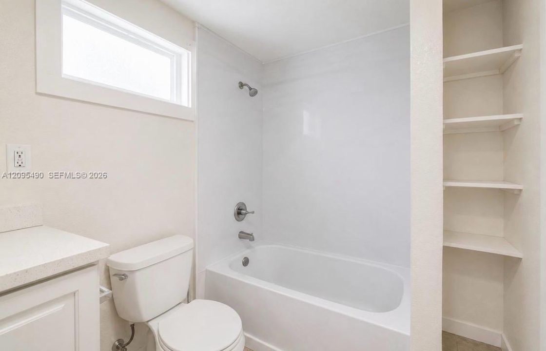 En Venta: $479,000 (2 camas, 1 baños, 837 Pies cuadrados)