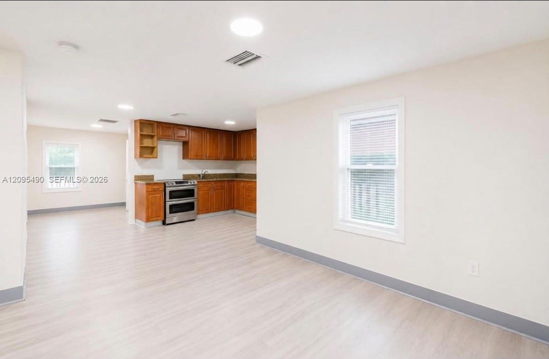 En Venta: $479,000 (2 camas, 1 baños, 837 Pies cuadrados)
