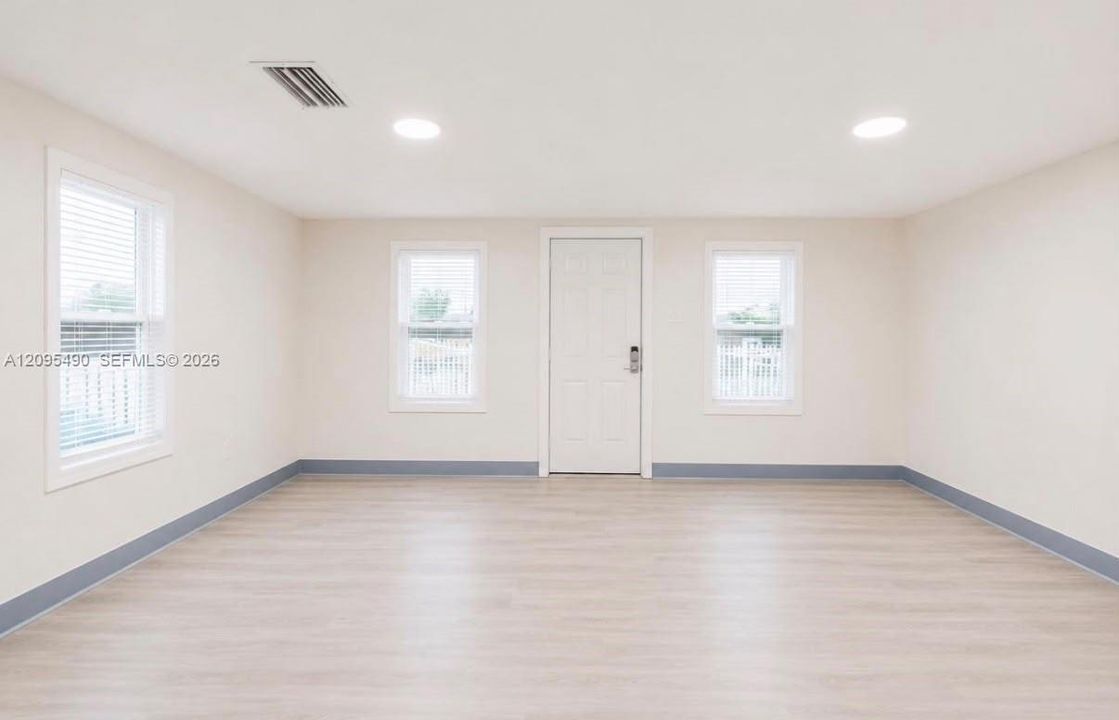 En Venta: $479,000 (2 camas, 1 baños, 837 Pies cuadrados)