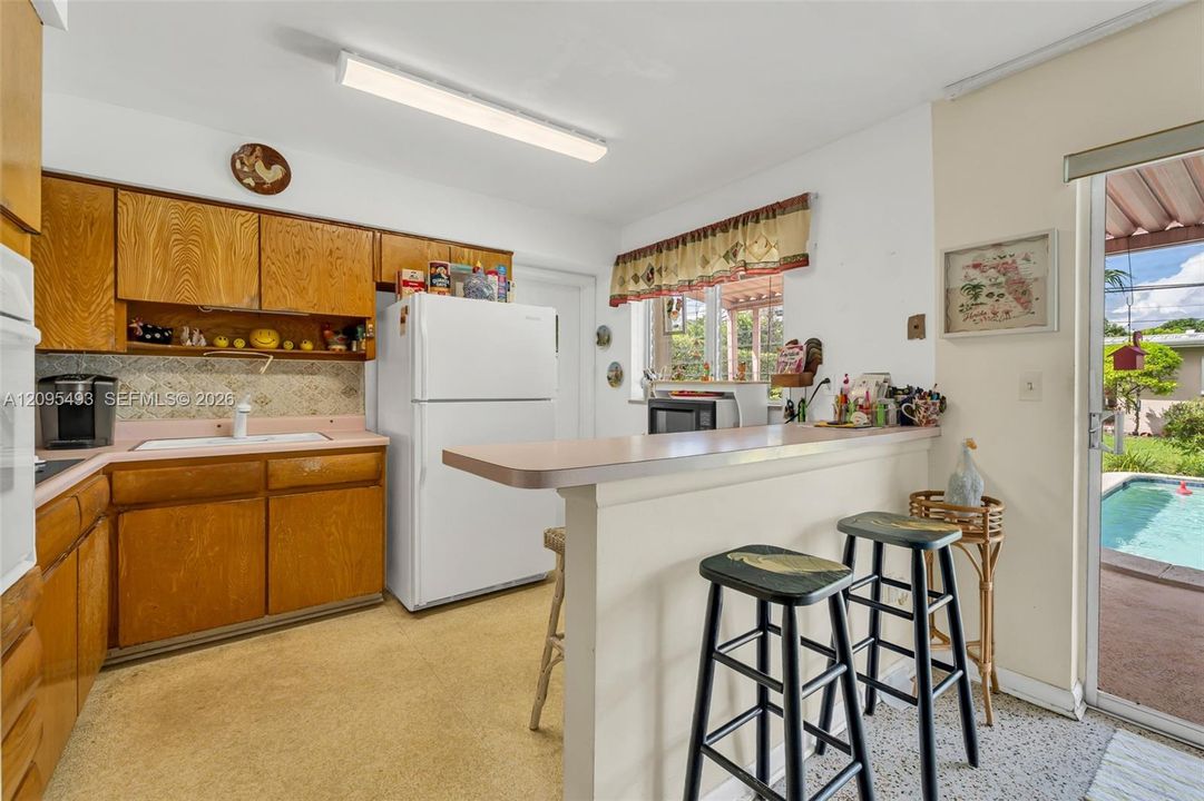 For Sale: $615,000 (3 beds, 2 baths, 1092 Square Feet)