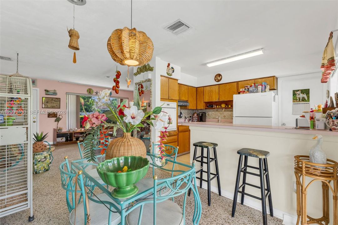 For Sale: $615,000 (3 beds, 2 baths, 1092 Square Feet)