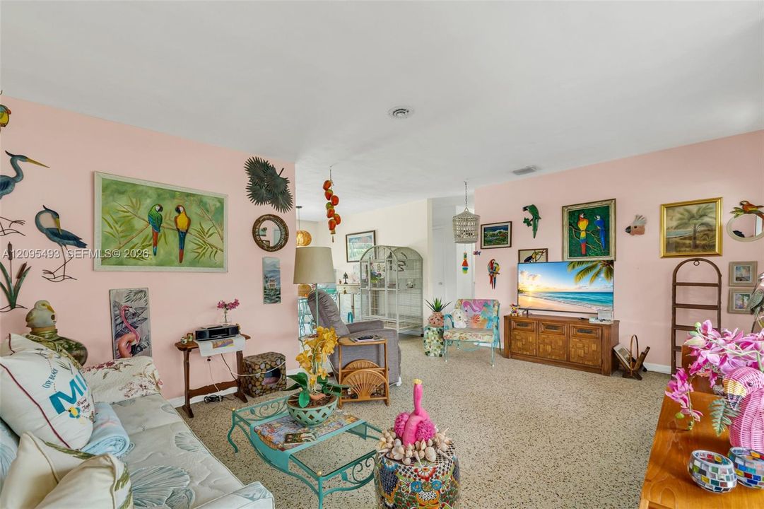 For Sale: $615,000 (3 beds, 2 baths, 1092 Square Feet)