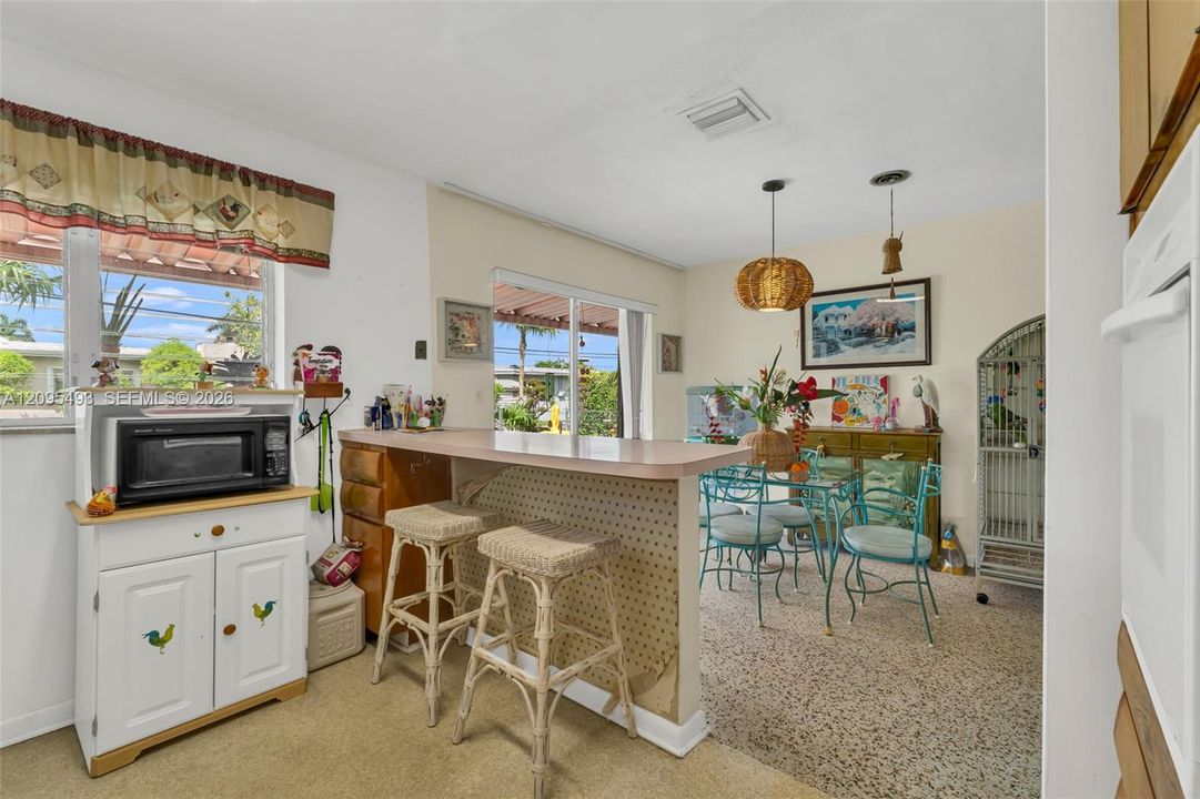 For Sale: $615,000 (3 beds, 2 baths, 1092 Square Feet)
