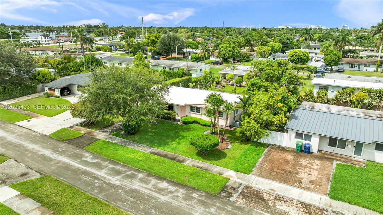 For Sale: $615,000 (3 beds, 2 baths, 1092 Square Feet)
