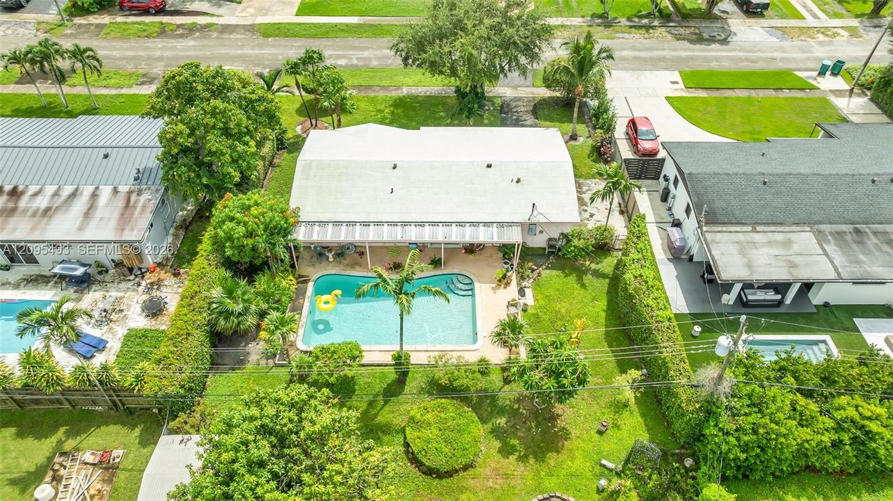 For Sale: $615,000 (3 beds, 2 baths, 1092 Square Feet)