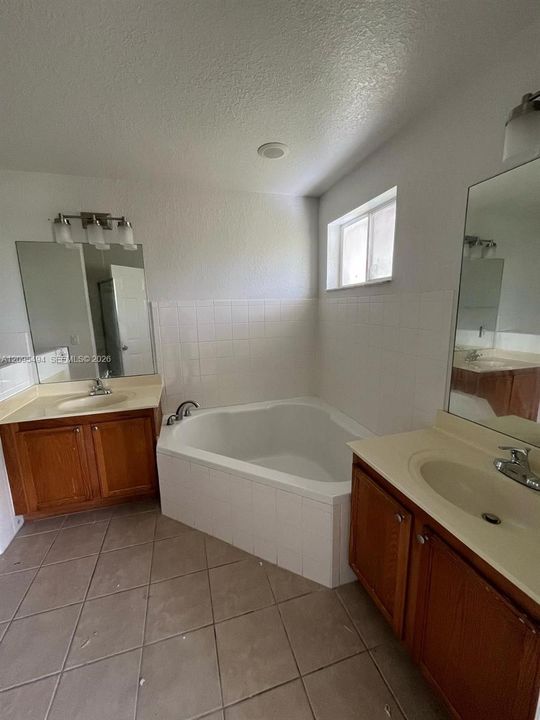 For Rent: $2,300 (3 beds, 2 baths, 1675 Square Feet)