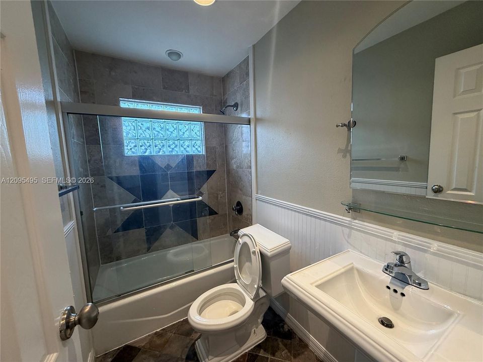 En Venta: $319,900 (2 camas, 2 baños, 1047 Pies cuadrados)