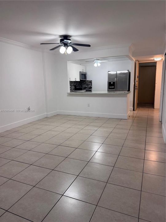 For Rent: $1,750 (1 beds, 1 baths, 722 Square Feet)