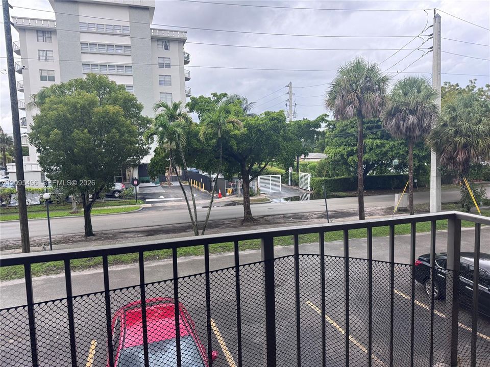 For Rent: $1,750 (1 beds, 1 baths, 722 Square Feet)