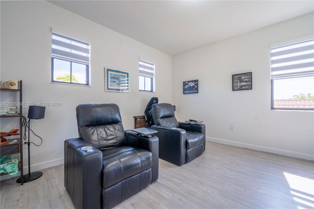 В аренду: $3,700 (4 спален, 2 ванн, 2720 Квадратных фут)