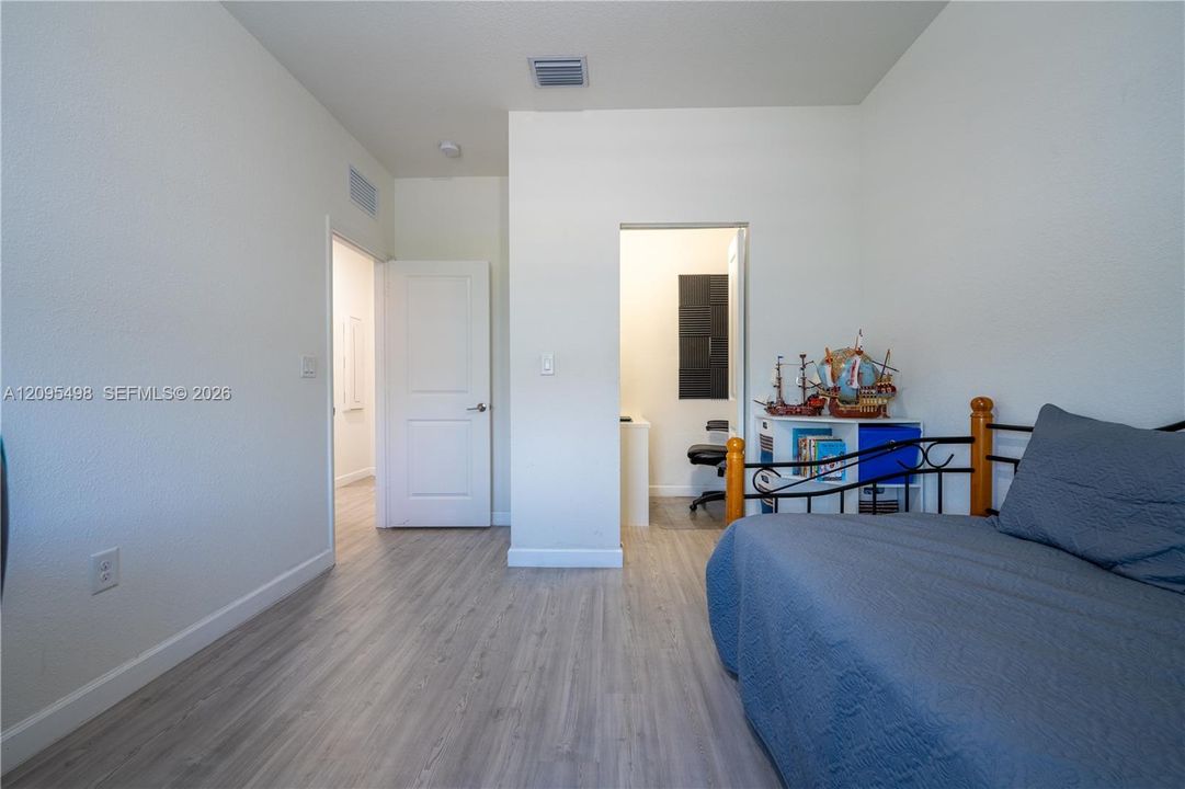 В аренду: $3,700 (4 спален, 2 ванн, 2720 Квадратных фут)