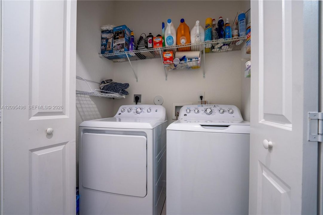 В аренду: $3,700 (4 спален, 2 ванн, 2720 Квадратных фут)