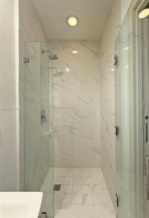 For Rent: $4,400 (1 beds, 2 baths, 881 Square Feet)