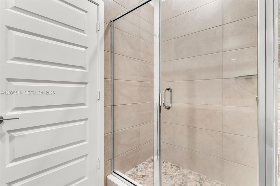 В аренду: $3,350 (3 спален, 2 ванн, 1236 Квадратных фут)