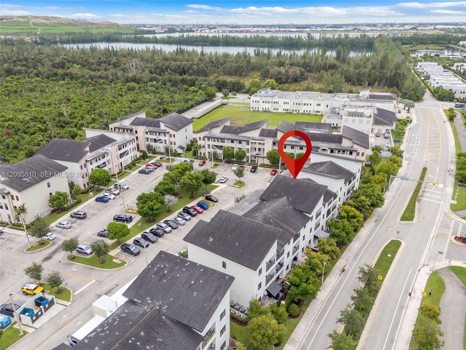 В аренду: $3,350 (3 спален, 2 ванн, 1236 Квадратных фут)