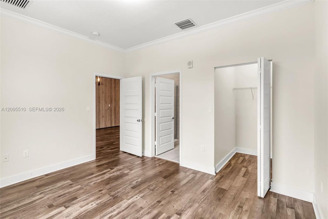 В аренду: $3,350 (3 спален, 2 ванн, 1236 Квадратных фут)