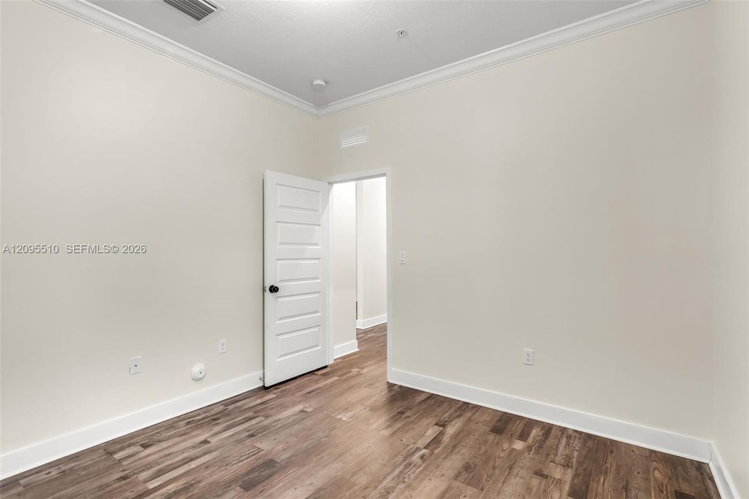 В аренду: $3,350 (3 спален, 2 ванн, 1236 Квадратных фут)