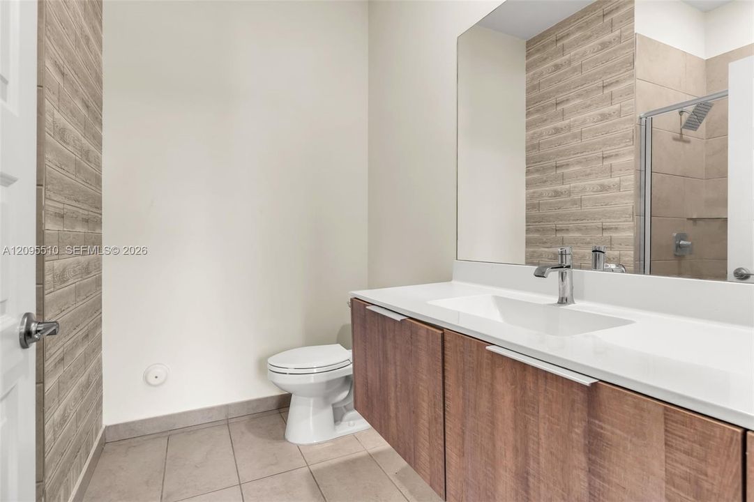 В аренду: $3,350 (3 спален, 2 ванн, 1236 Квадратных фут)